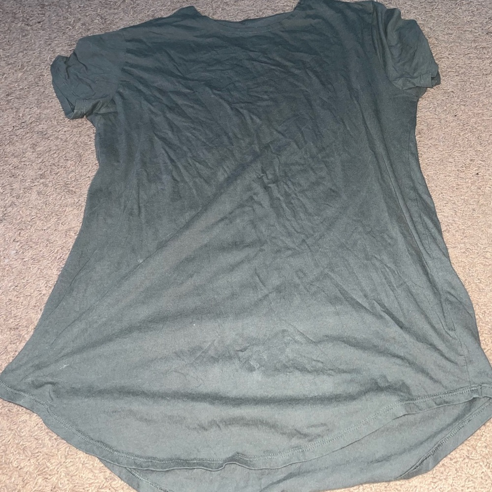 Light green oval shirt sleeve tee